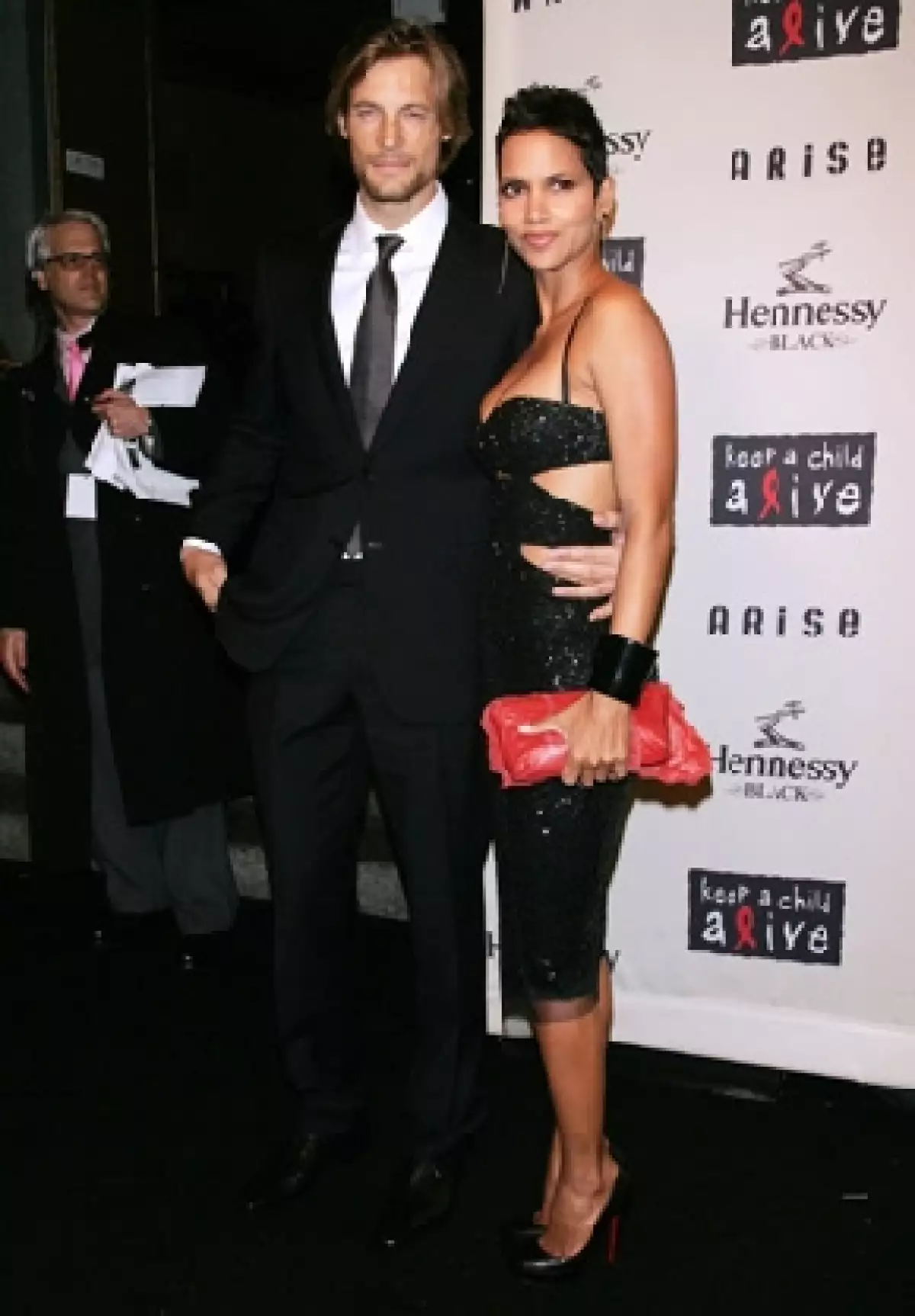 La actriz y Gabriel Aubry decidieron poner su fin a su noviazgo de cuatro años y se encuentran  tramitando la custodia de su hija dos años, Nahla.