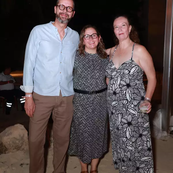 Rafael García , Nohemi Arroyo y Diana Wrigth