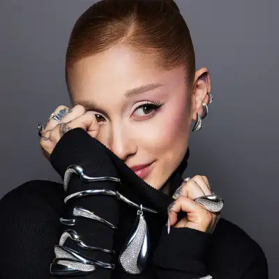 swarovski_ArianaGrande.jpg