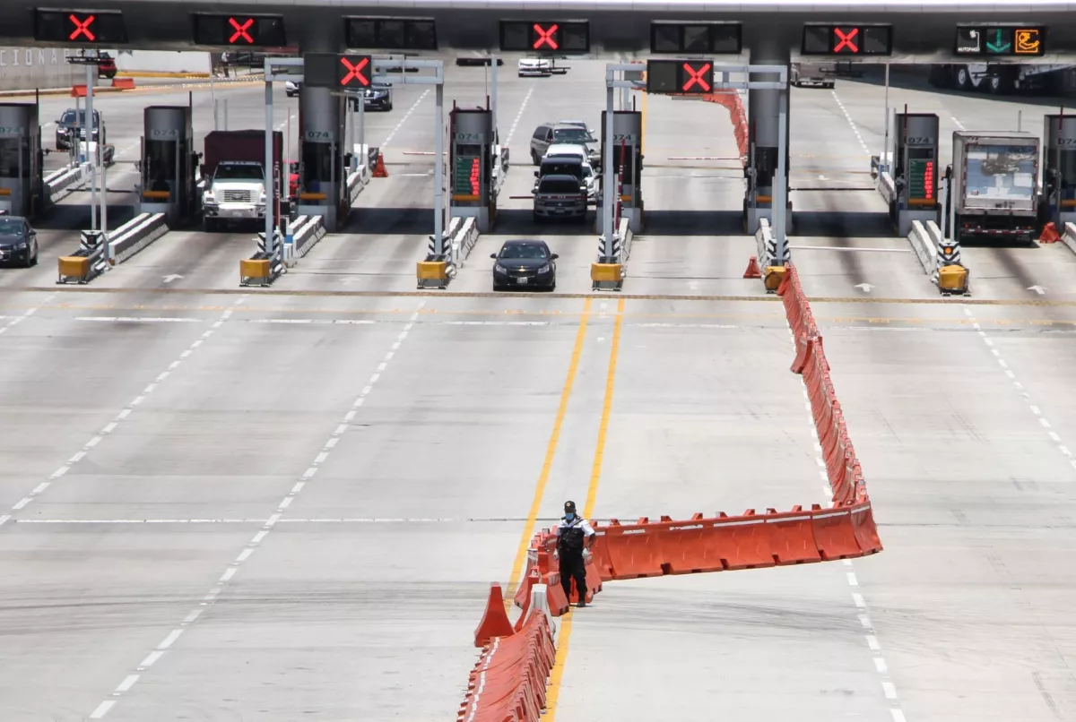 La casta México-Cuernavaca presentó afluencia de carros en el inicio de Semana Santa, debido a las recomendaciones, de no salir de casa para evitar el contagio de COVID-19.