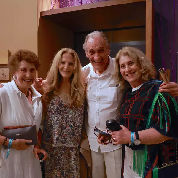 Gilda y Gaby Sheinberg con Jacia Abush y Perla Jinich