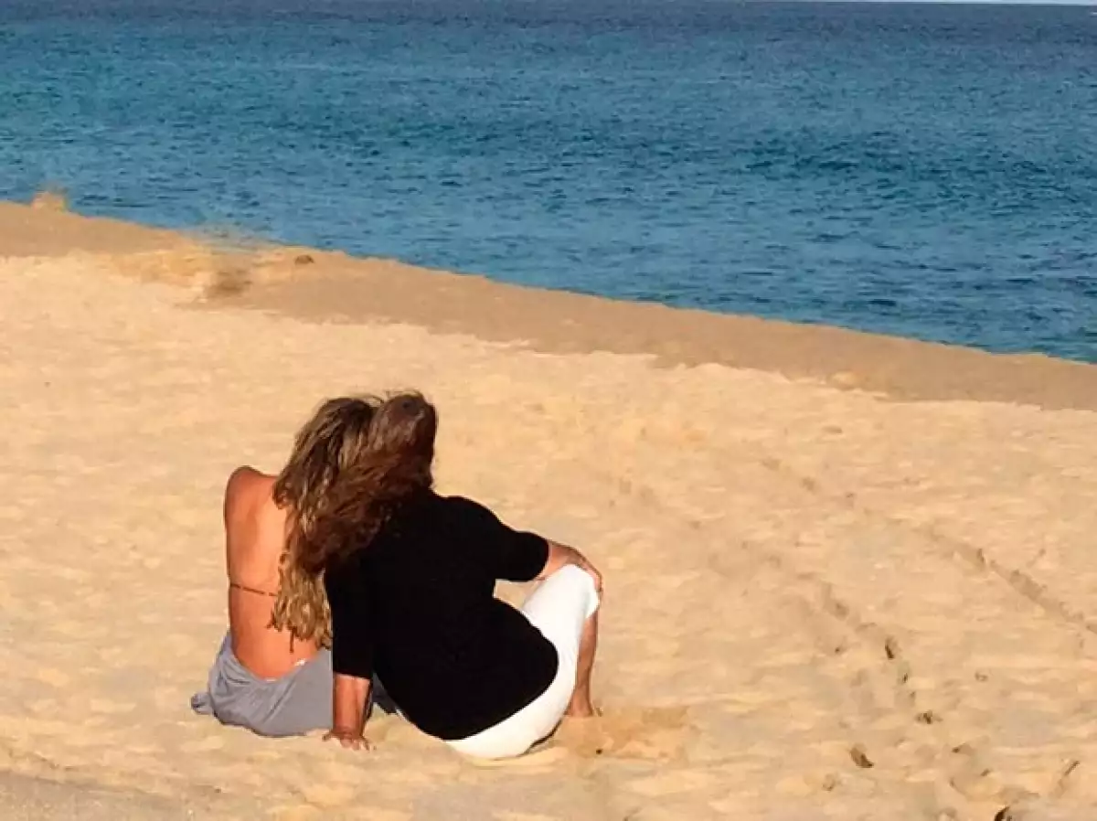 "Compañera de vida" llamó la conductora a su mamá en esta enternecedora fotografía.