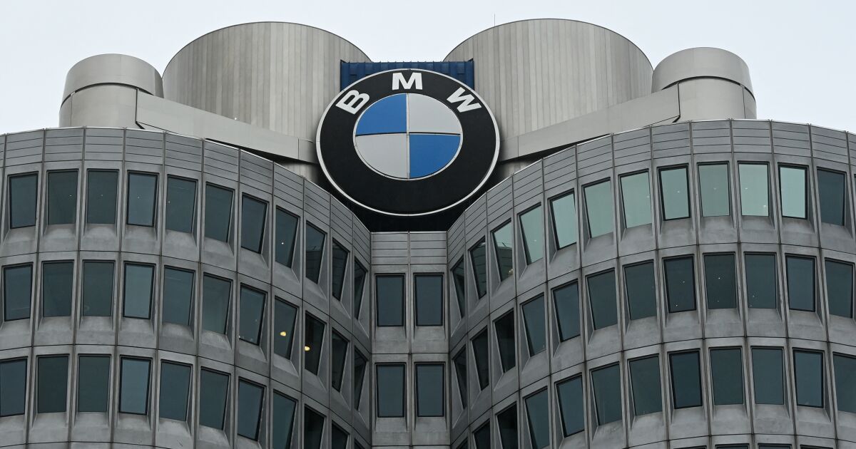 BMW gana 7,600 mde en primer semestre y advierte de impacto por escasez de chips