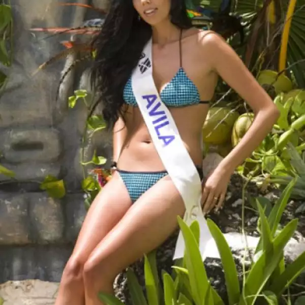 Estefania Ruiz, de Ávila, de larga cabellera oscura.