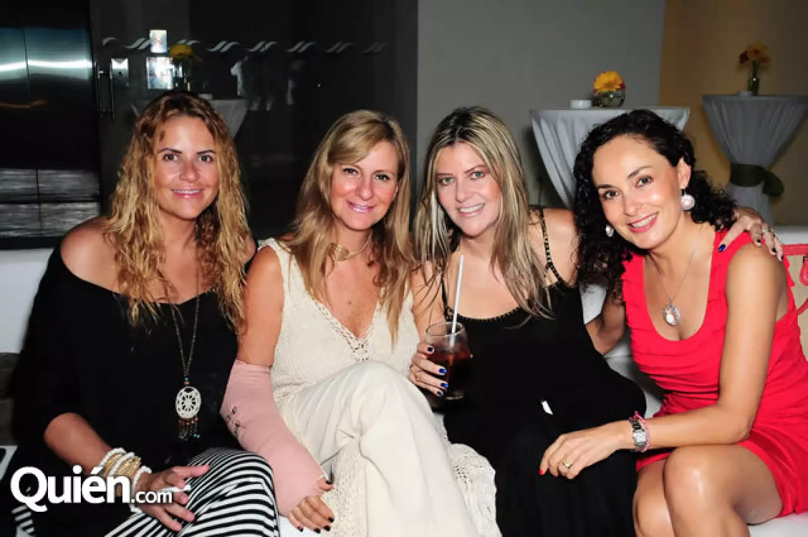 Teresa Acedo, Lourdes Pérez, Lety Sahagún y Karina Figueroa