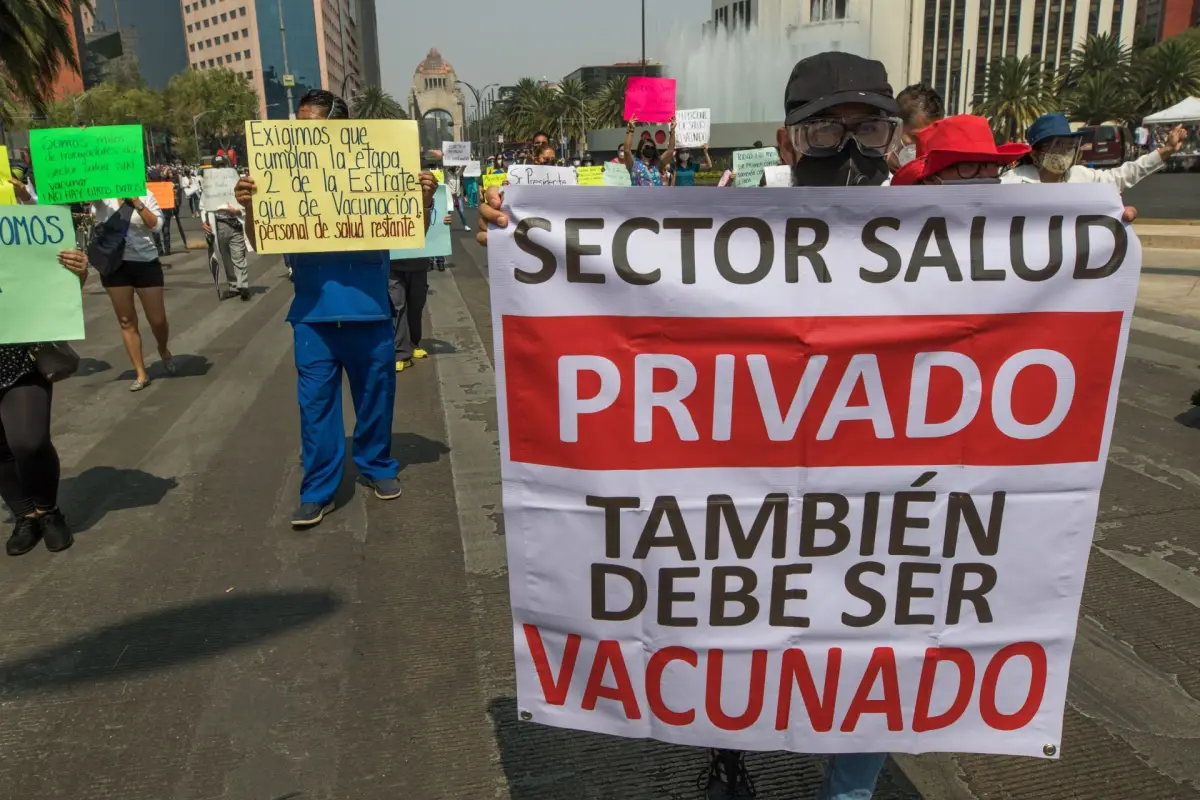 Personal médico del sector privado en demanda de vacunas
