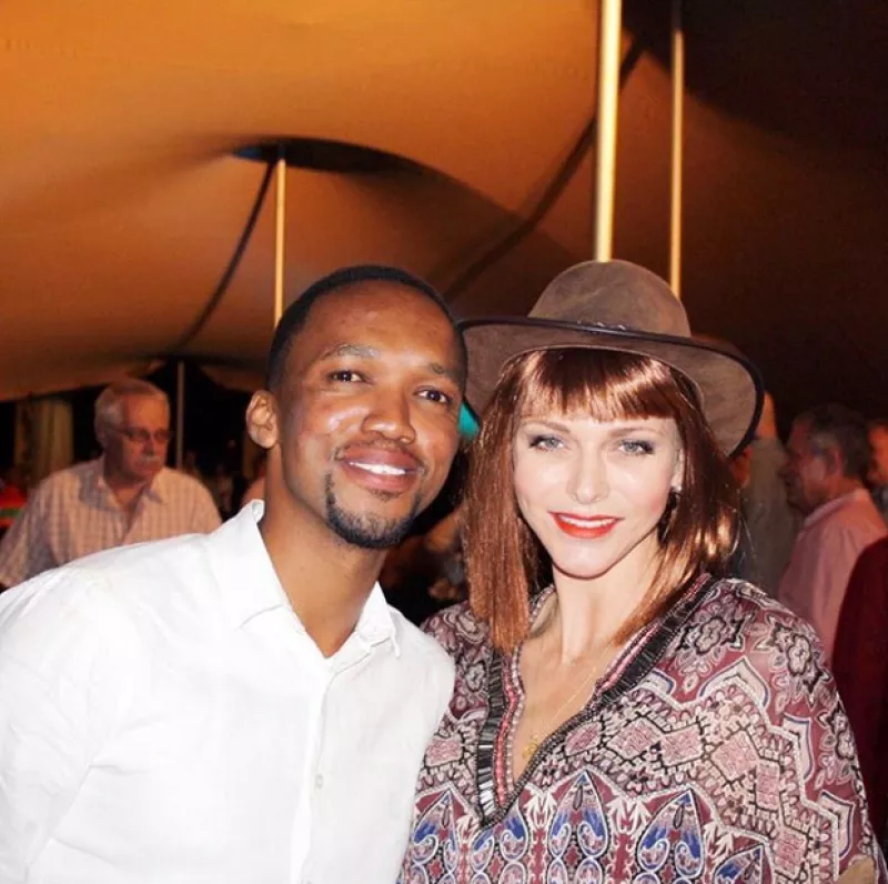 La princesa viajó a Sudáfrica para sorprender a su papá en su cumpleaños número 70.