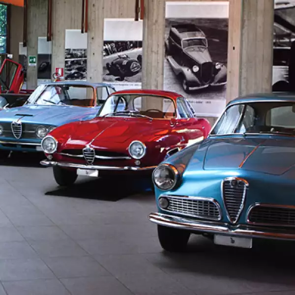 La firma turinesa Bertone es una de las más destacadas marcas del diseño automotriz italiano. En los últimos 50 años ha creado la silueta de algunos de los autos más impactantes, publica la revista Life&Style en su edición de agosto 2012.