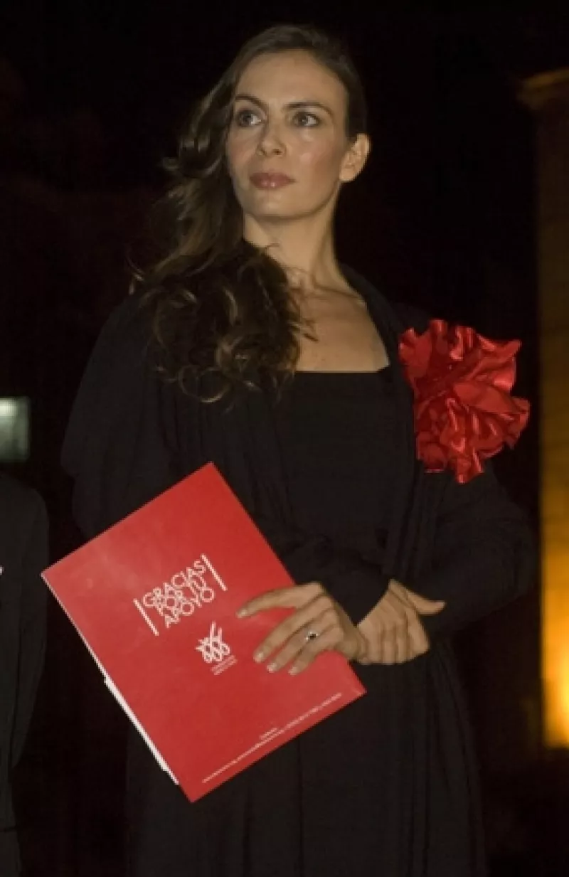 La cantante vuelve al ámbito musical con el tema  `La última vez´, y cuyo videoclip se transmite en diferentes canales de televisión.