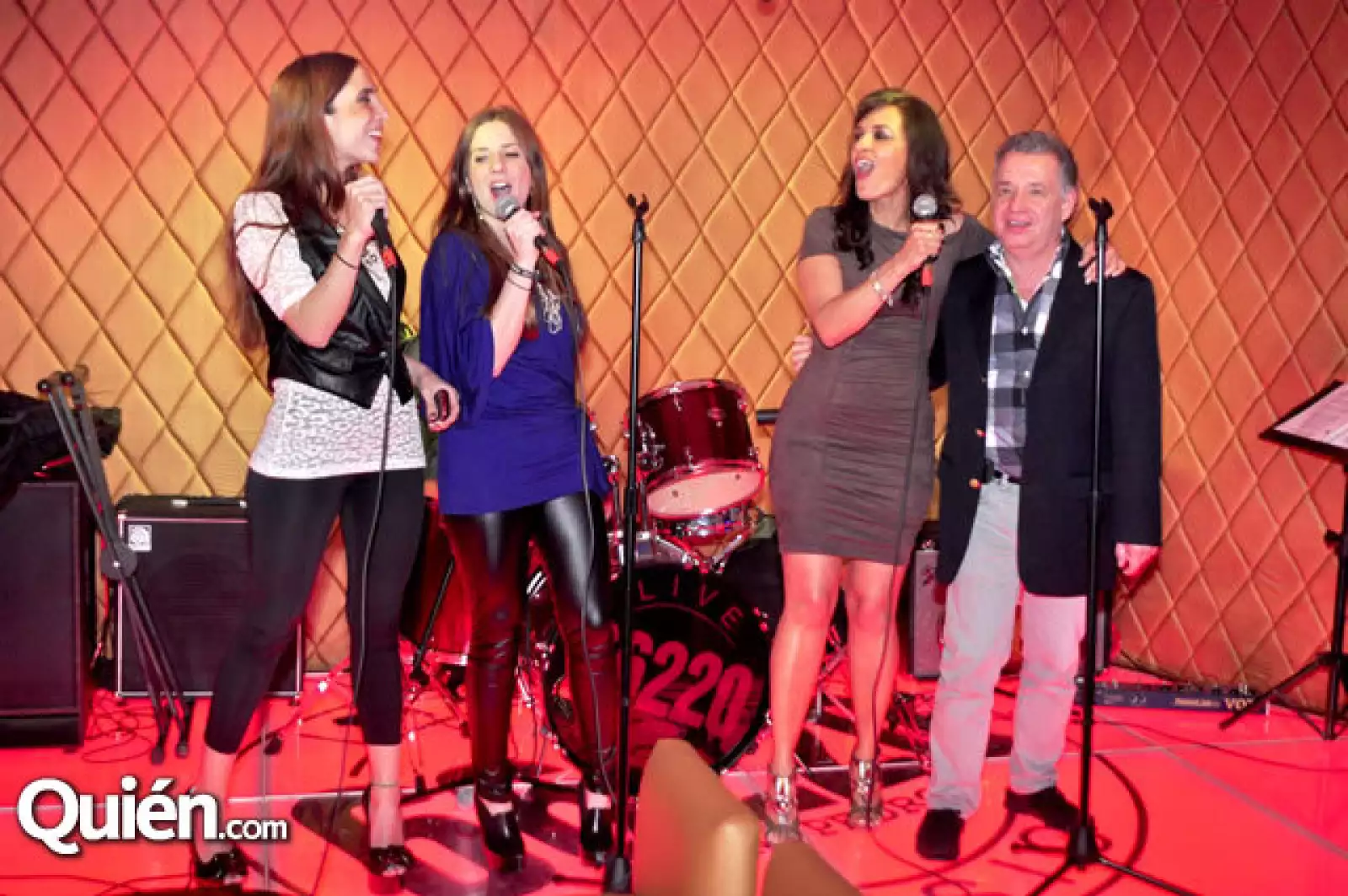 Elisa Cantú,Tania Martínez,Laura Pelaez y Jesús Martínez