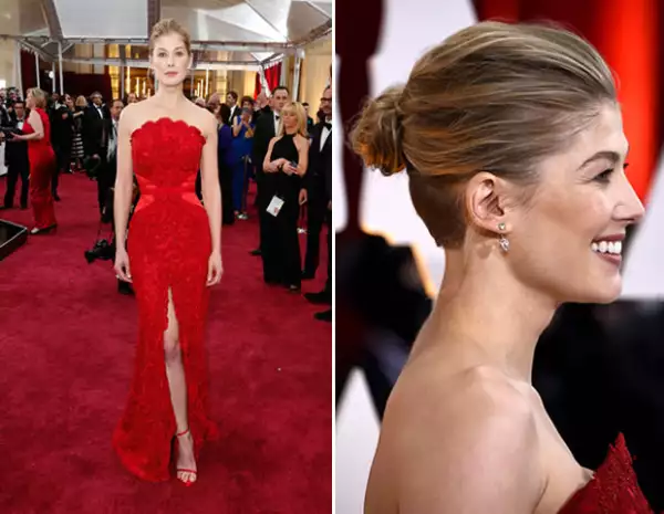 Rosamund Pike en Givenchy.