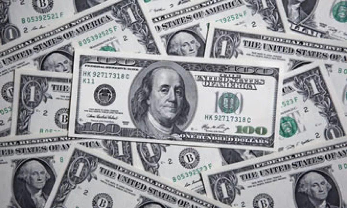 El tipo de cambio para operaciones denominadas en moneda extranjera es de 13.05 pesos. (Foto: Getty Images)