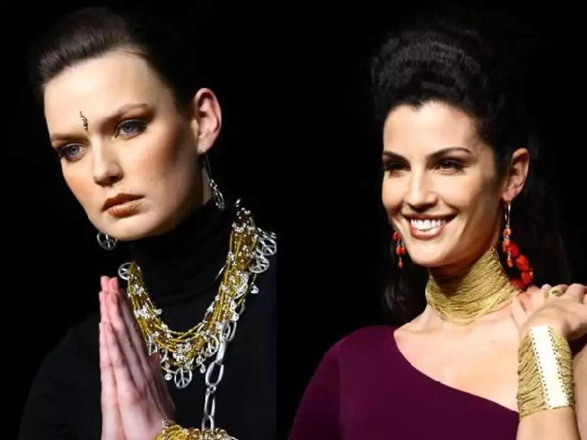 Comenzando la noche de los joyeros, Tanya Moss presentó tres tendencias básicas en color plata, dorado y rosa para mujer.