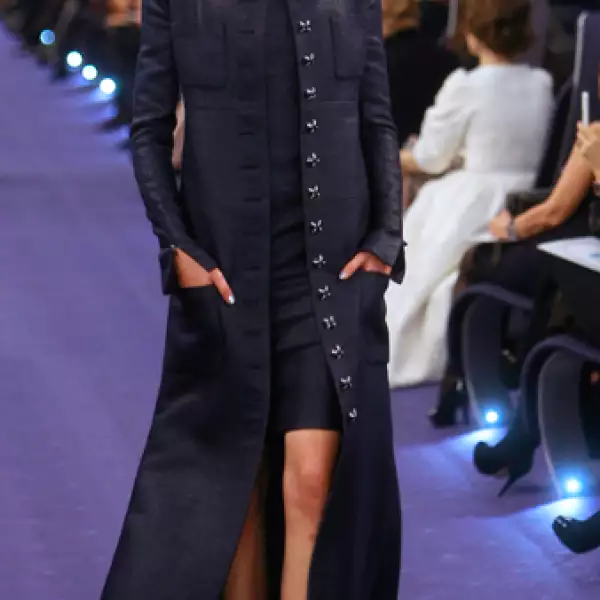 Nuevamente Chanel apostó por una cromática conformada por tonos azul marino.