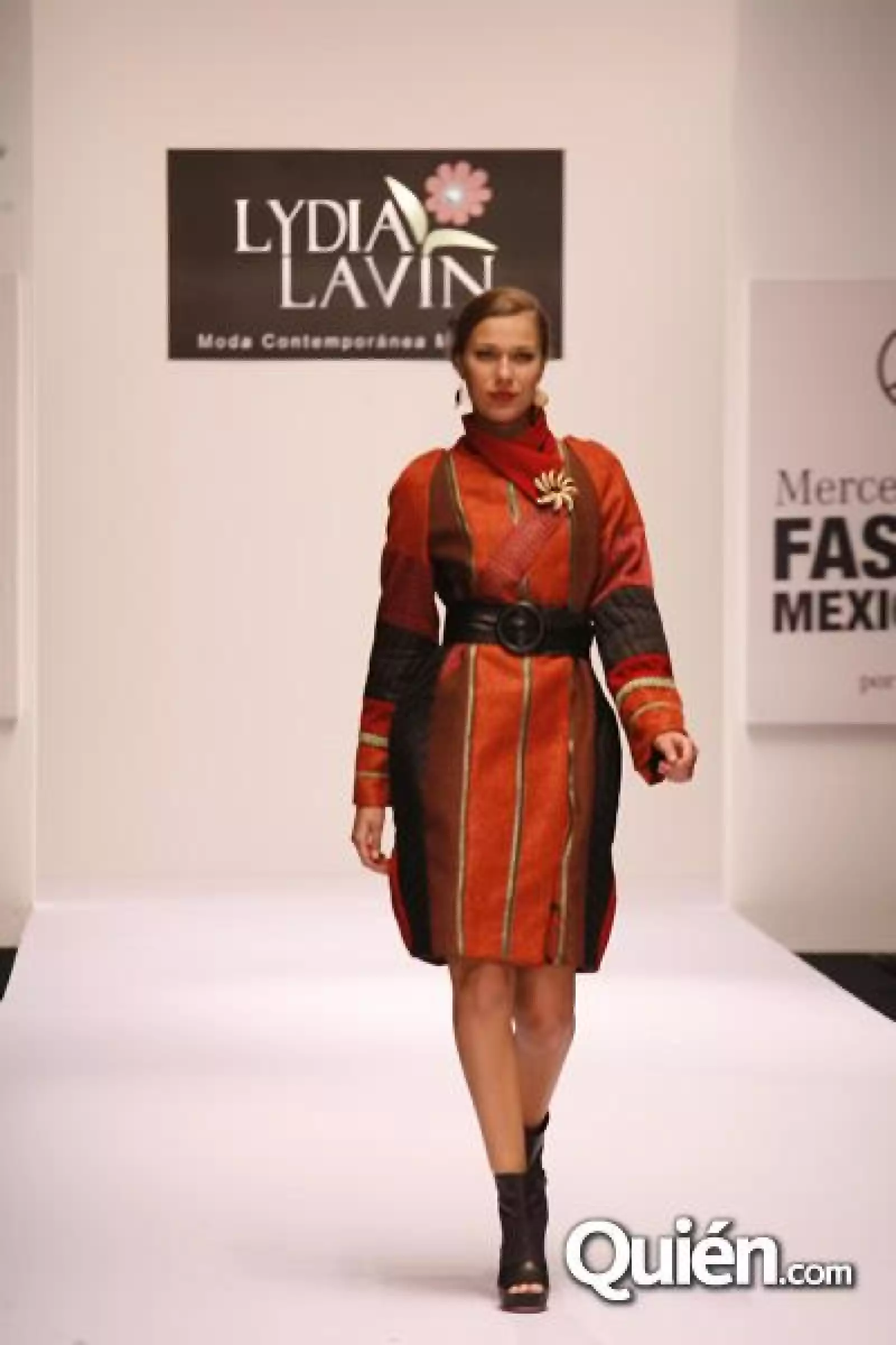 Mercedes  Benz Desfile Lydia Lavin