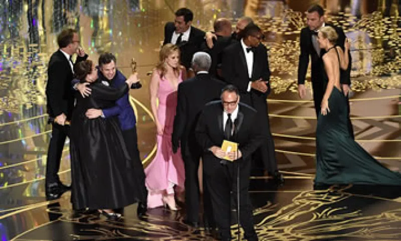 El momento en que Primera Plana recibió el Oscar a mejor película. (Foto: Getty Images/Archivo)