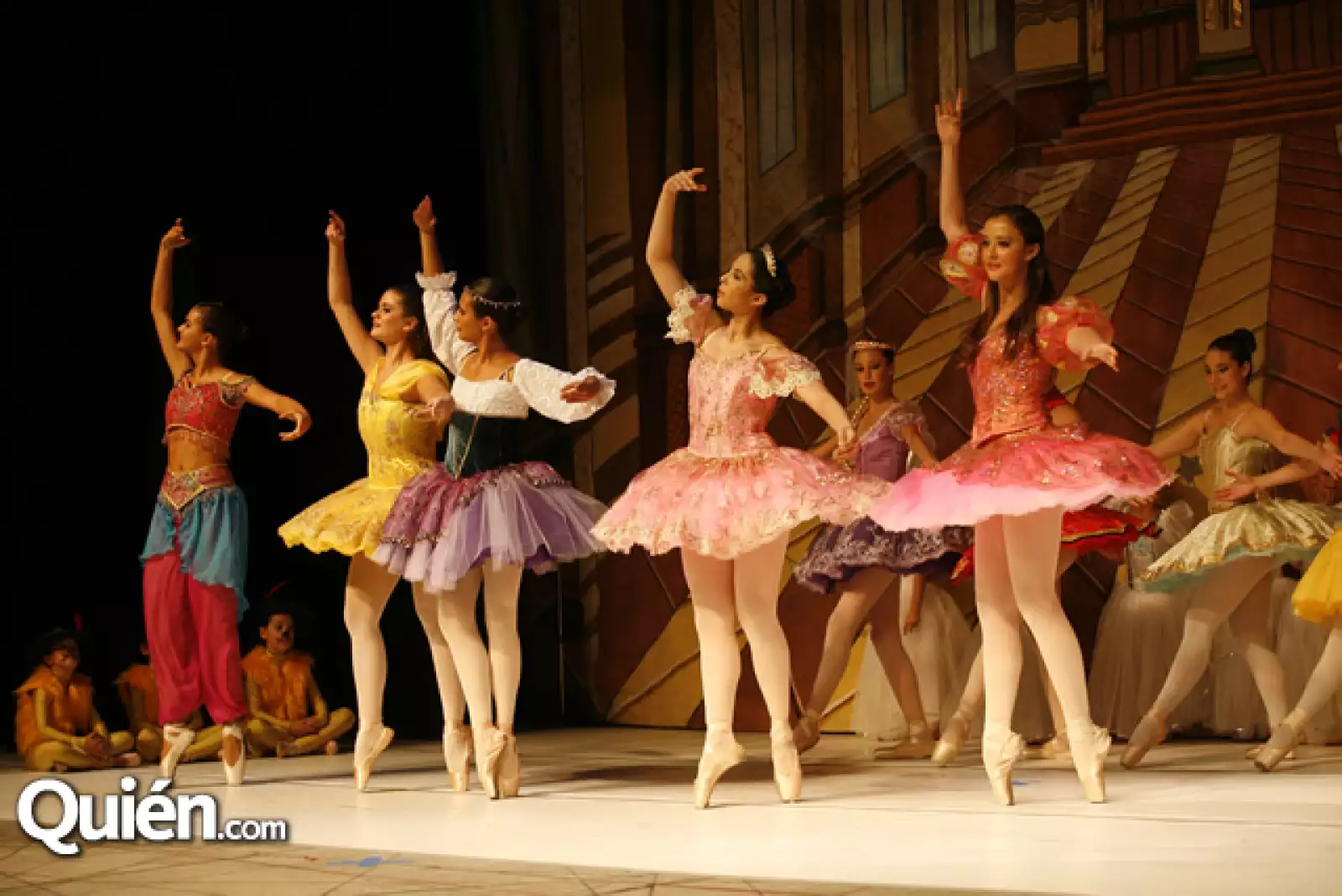 Mariana Rubio,Alejandra Halffter,Ana Gabriela Quesada,Andrea Bohorquez,Sofía Casillas
