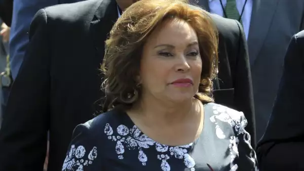 Elba Esther.jpg