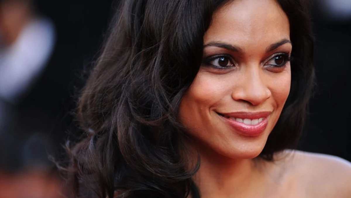 Rosario Dawson delgadez flaca
