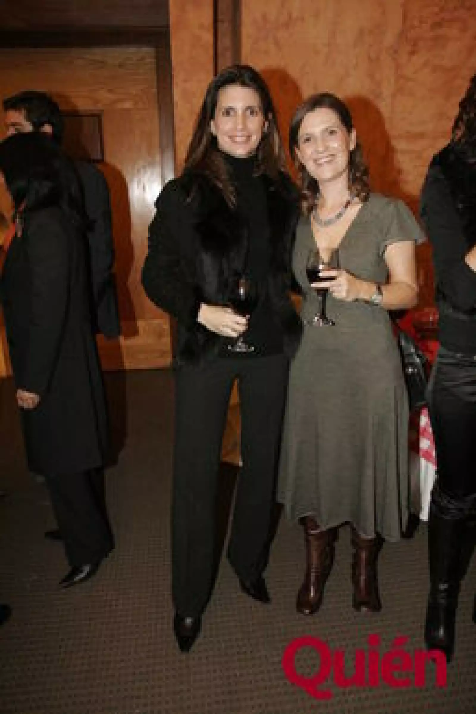 Sara Muñain, Gabriela Gómez