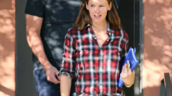 Jennifer Garner y Ben Affleck fueron captados saliendo juntos de un centro para terapias matrimoniales.