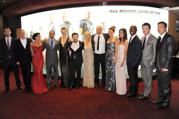 Paul Walker, Michelle Rodriguez, Chris "Ludacris"Â Bridges, Gal Gadot, el director Justin Lin, Elsa Pataky, Vin Diesel, Gina Carano, Jordana Brewster, Tyrese Gibson, Luke Evans y Ssung Kang, reparto de "Rápido y Furioso 6"Â que se estrenó este año.