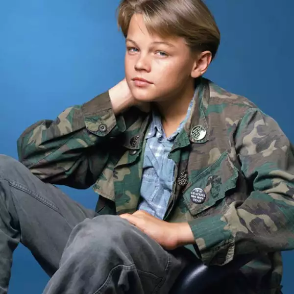 A los cinco años apareció en su primer papel en televisión en un popular programa infantil, continuaron comerciales, programas educativos y papeles pequeños en series de televisión.