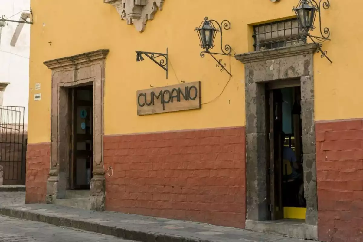 cumpanio.jpg