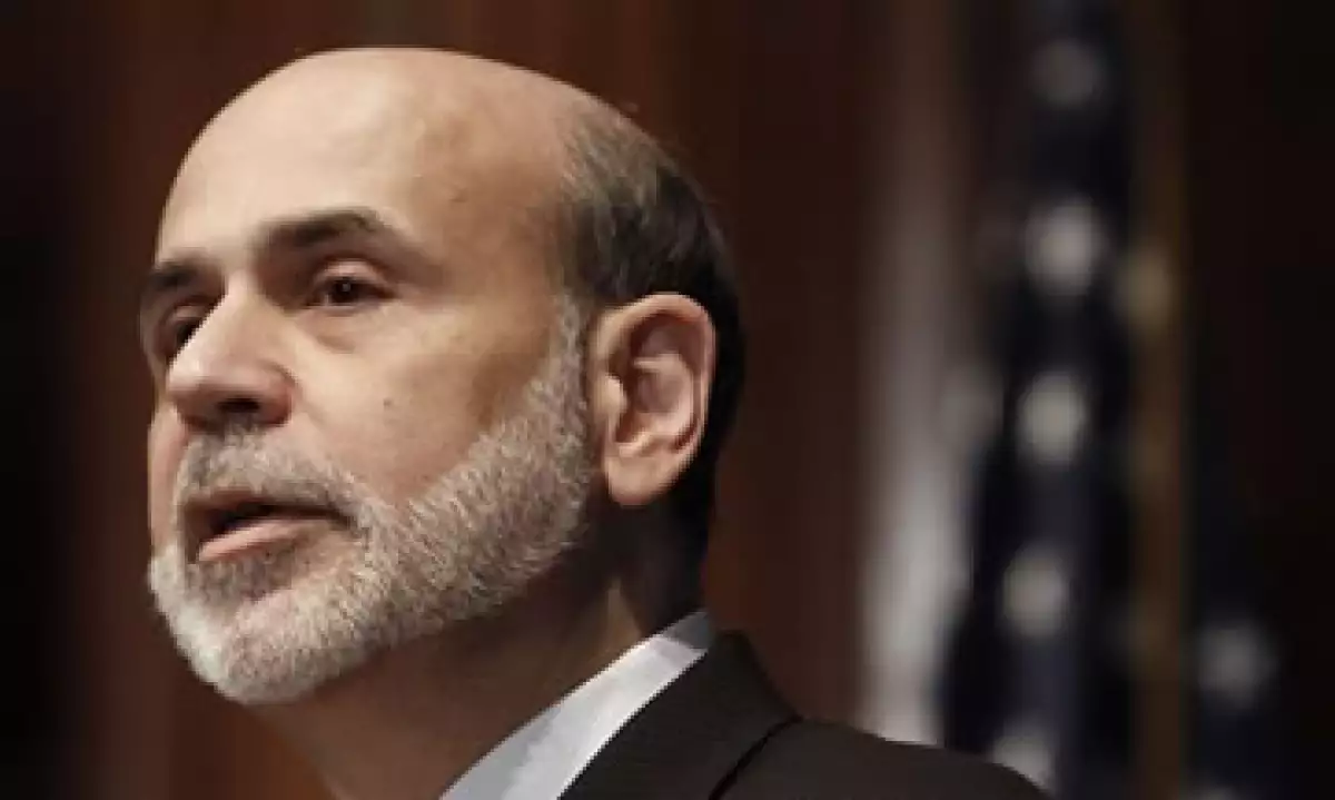 La entidad comandada por Ben Bernanke dijo que la economía de EU ha perdido fuerza. (Foto: AP)