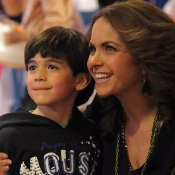 La Novia de América se mostró muy amable con sus admiradores. ¡Hasta se dejó fotografiar con ellos!