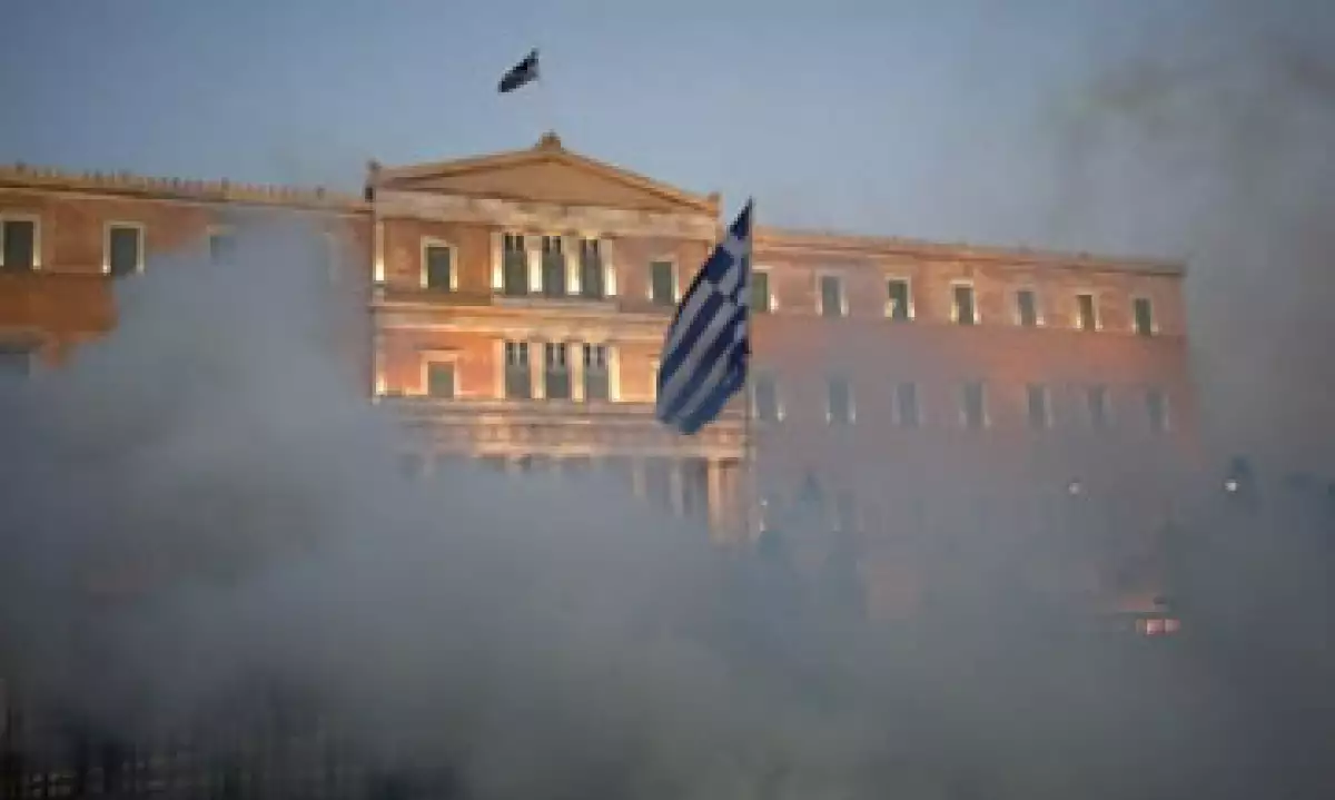 Las medidas de austeridad que se discuten han ocasionado varias protestas frente al Parlamento griego. (Foto: Reuters)