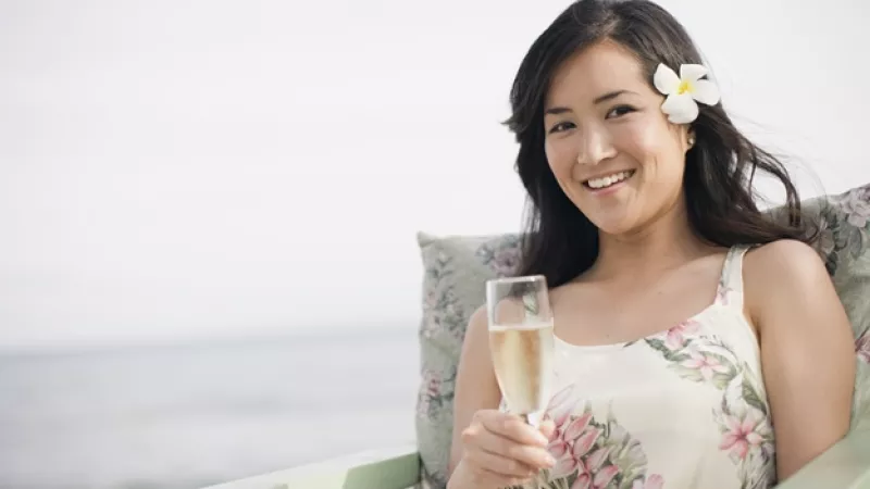 Tomar máximo dos copas de alcohol te acelera el metabolismo y frena el apetito.