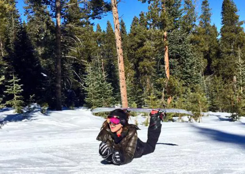 Su mamá y su novio, así como sus fans, le han dejado cariñosos mensajes por su cumpleaños número 25, haciéndo a la actriz mexicana muy feliz en su día.