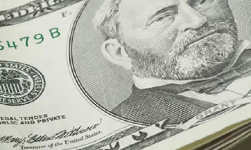 Banco Base prevé que este martes el tipo de cambio cotice entre 13.62 y 13.81 pesos por dólar. (Foto: Thinkstock)