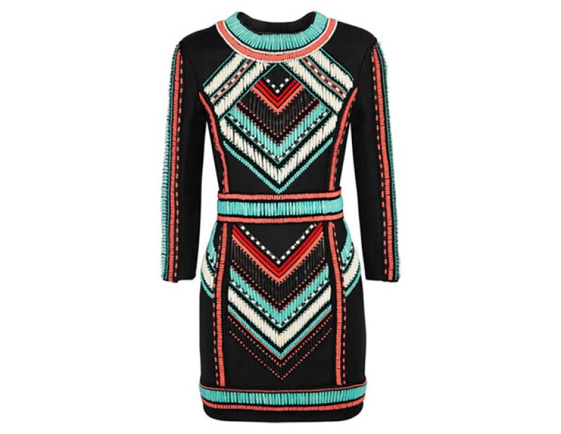 Un statement dress de Balmain es perfecto para las mejores fiestas de París.