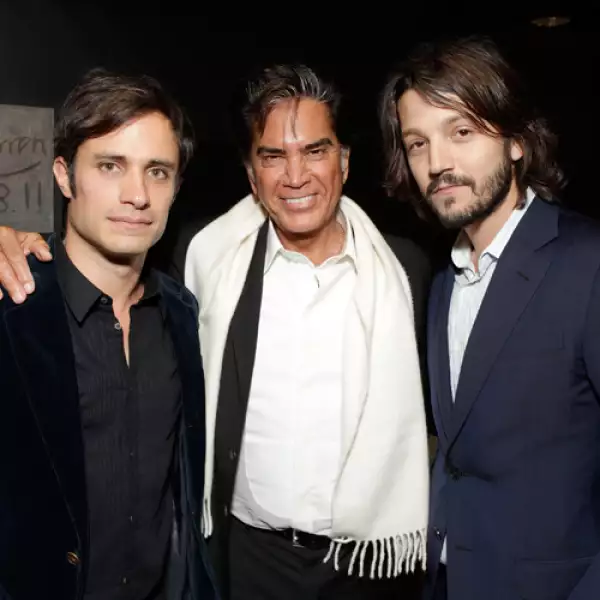 Los Charolastras, Gael y Diego junto al cantante José Luis Rodríguez `El Puma´.
