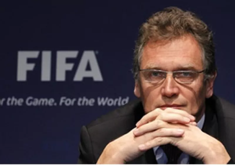 En su descargo, Valcke dijo que se debió interpretar que el país petrolero recurrió a su poderío financiero para buscar apoyo. (Foto: Reuters)