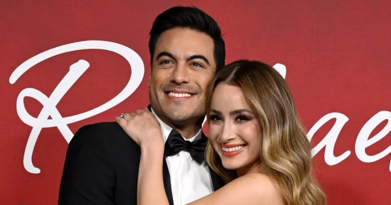 Carlos Rivera y Cynthia Rodríguez conquistan la alfombra roja con su aparición más romántica hasta ahora