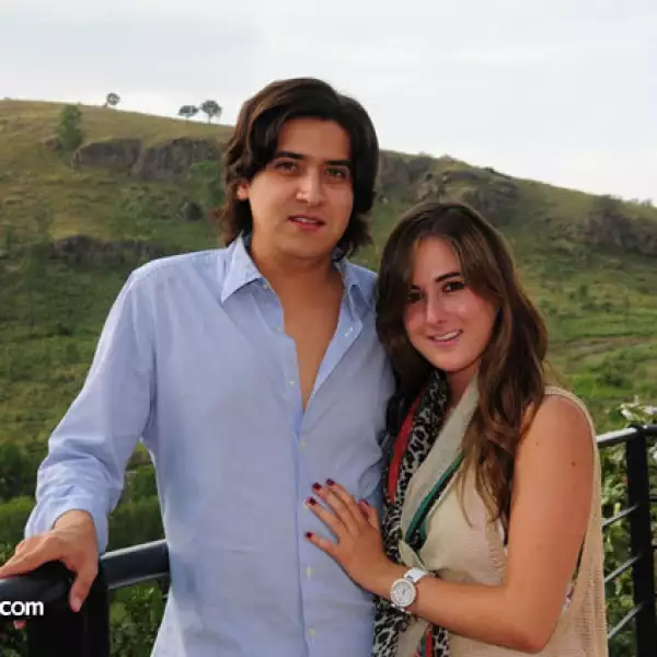 Álvaro Mora,Renata González