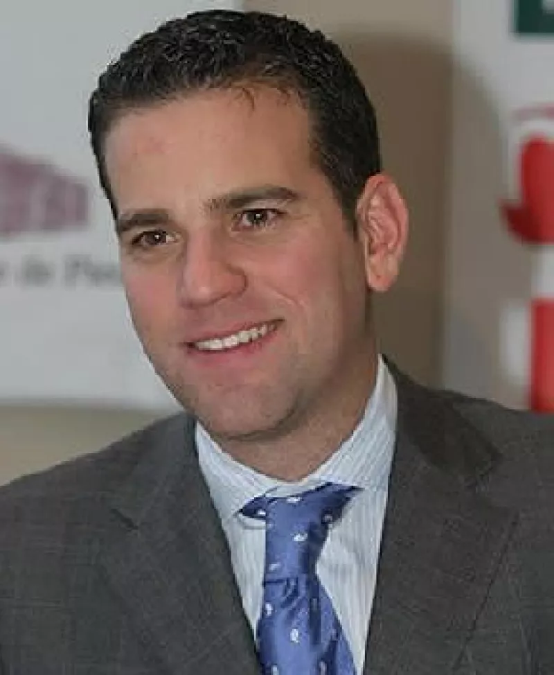 El conductor solicitó la ayuda de los Twitteros para localizar su Bora plateado.