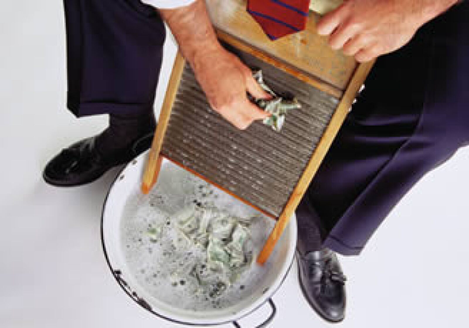 Imperativo frenar el lavado de dinero