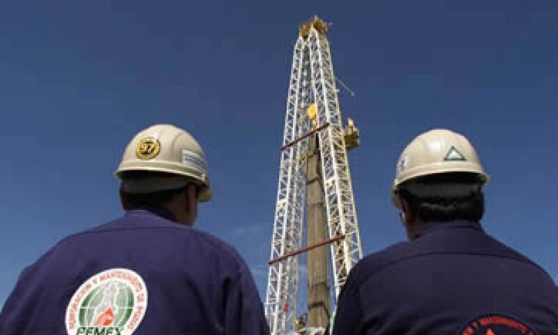 Pemex lleva años tratando de apuntalar su menguante producción. (Foto: Archivo)
