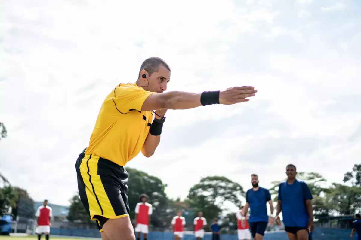 ¿Tarjeta azul en el futbol? Esto significa y qué dice la FIFA sobre su uso