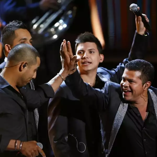 la arrolladora grammy latino