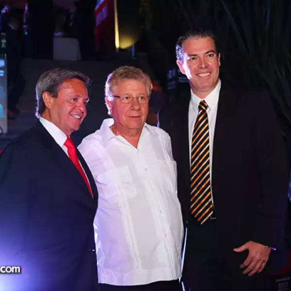 Carlos Peralta, Carlos Alazraki y Roquet Valdés