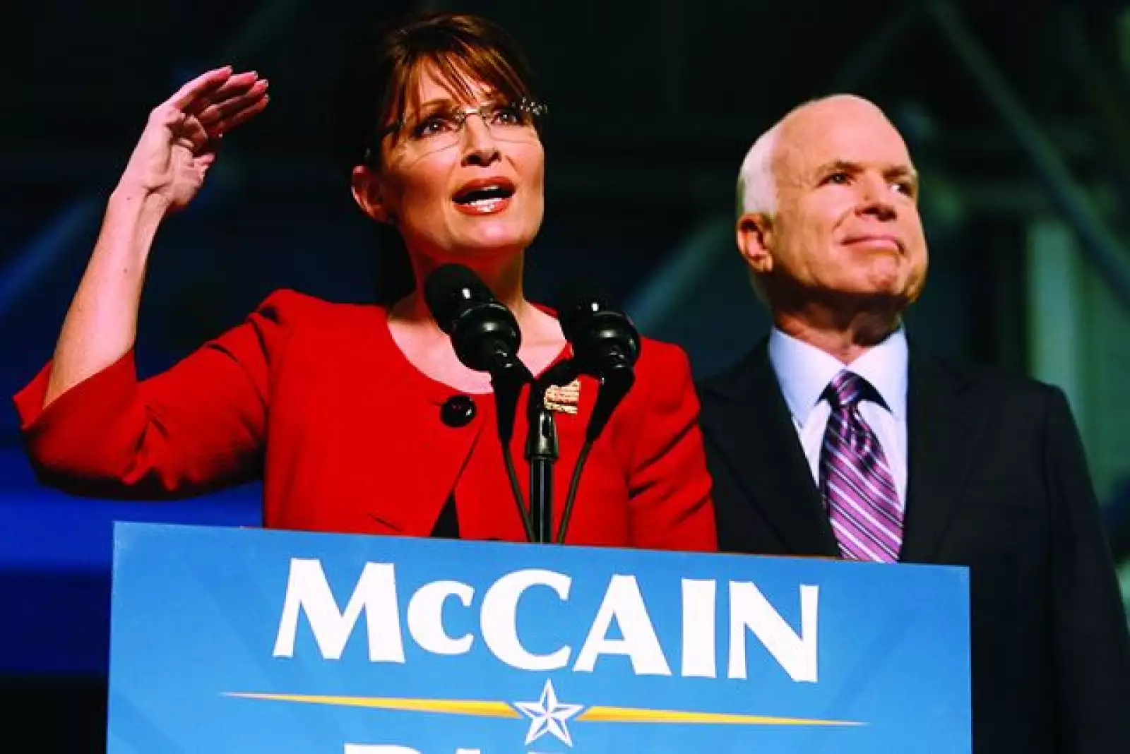 El 4 de septiembre fue presentada por John McCain como candidata a la vicepresidencia de EU por el Partido Republicano.