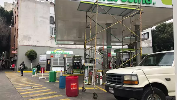 Gasolinería cerrada