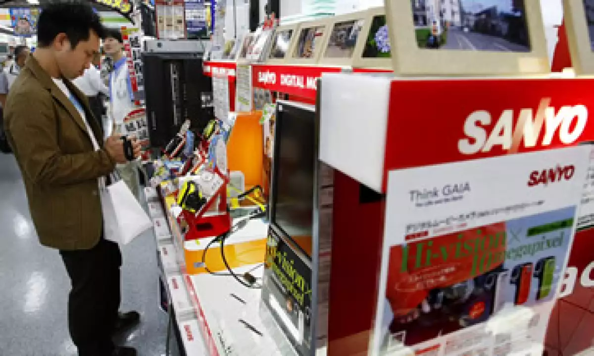El negocio de Panasonic produce cámaras digitales para otras empresas, entre ellas Olympus Corp. (Foto: AP)