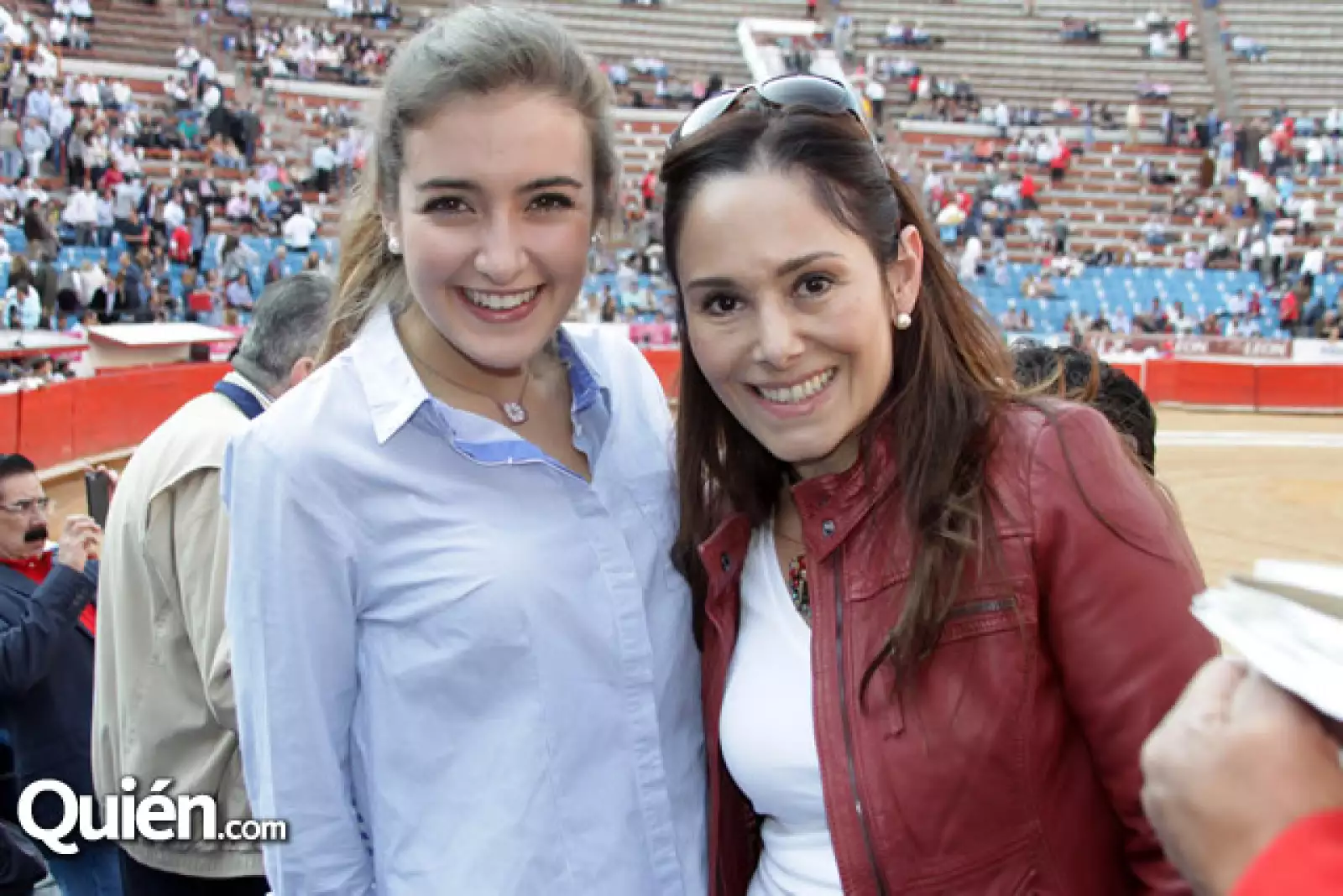 Maria Diaz,Consuelo Kure