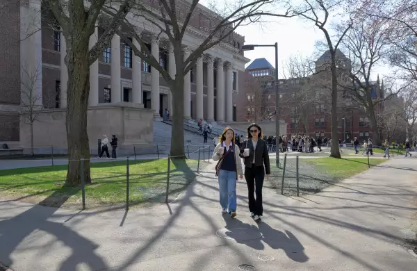 Donald Trump vs. Harvard: prohíbe que la universidad acepte a estudiantes extranjeros